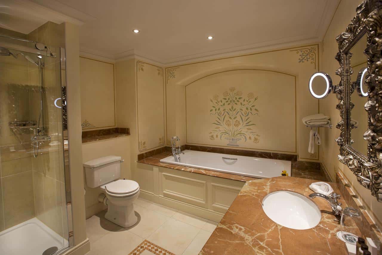 Hotel-The-K-Club-bath room