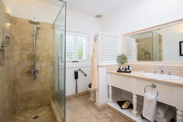 Tortuga bay Bath room